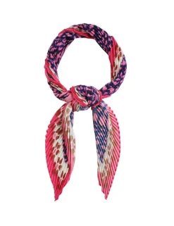 Plisse Scarf